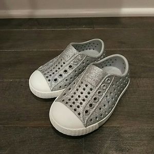 Native Jefferson Slip On Sneakers size 5